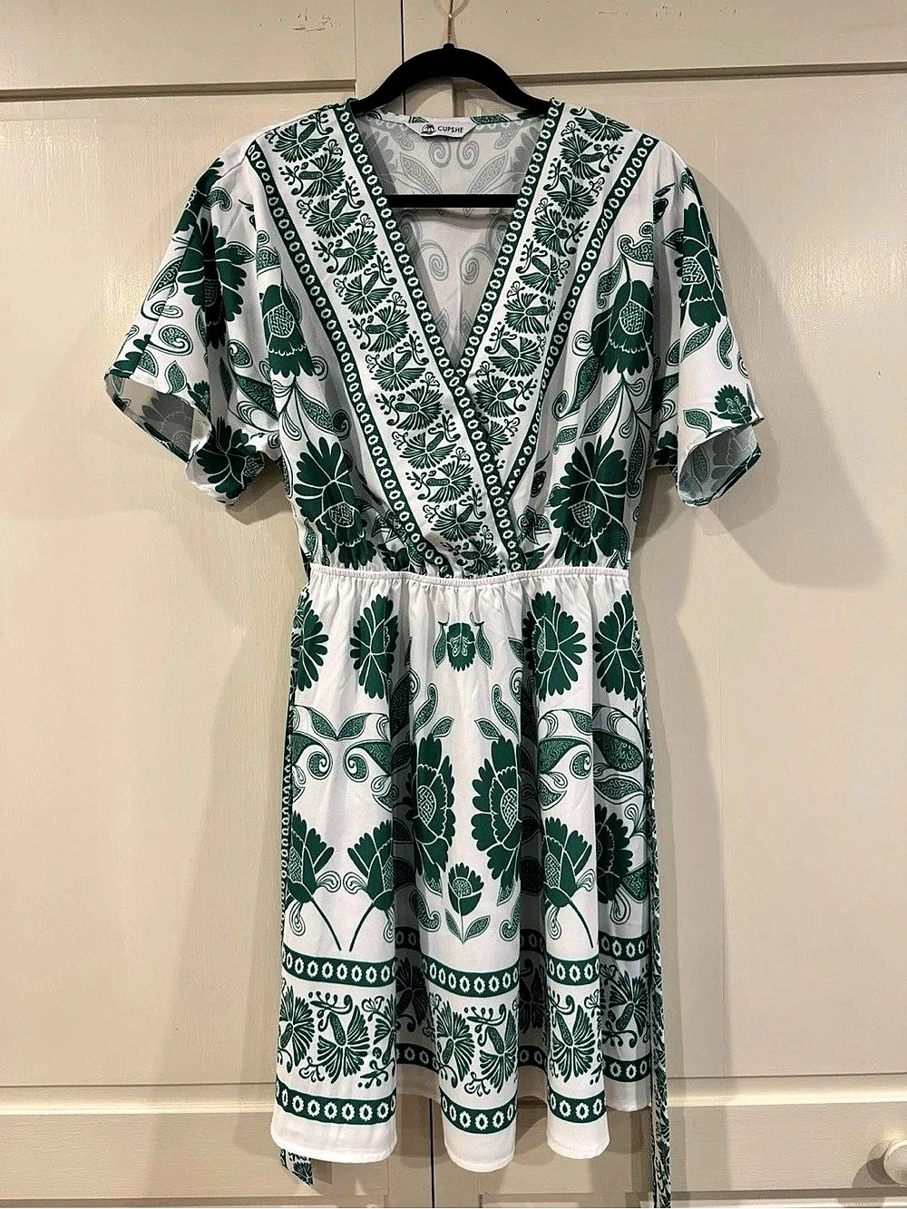 CUPSHE Floral Mini Dress in White & Green Like New